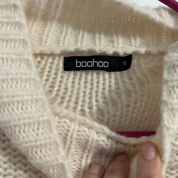 BooHoo Sweater with faux fur sleeves new - Picture 2 of 9